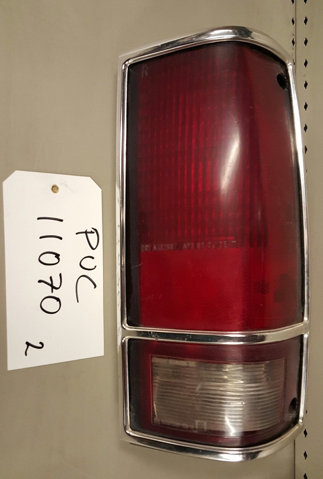 Tail lamp RH - PUC11070