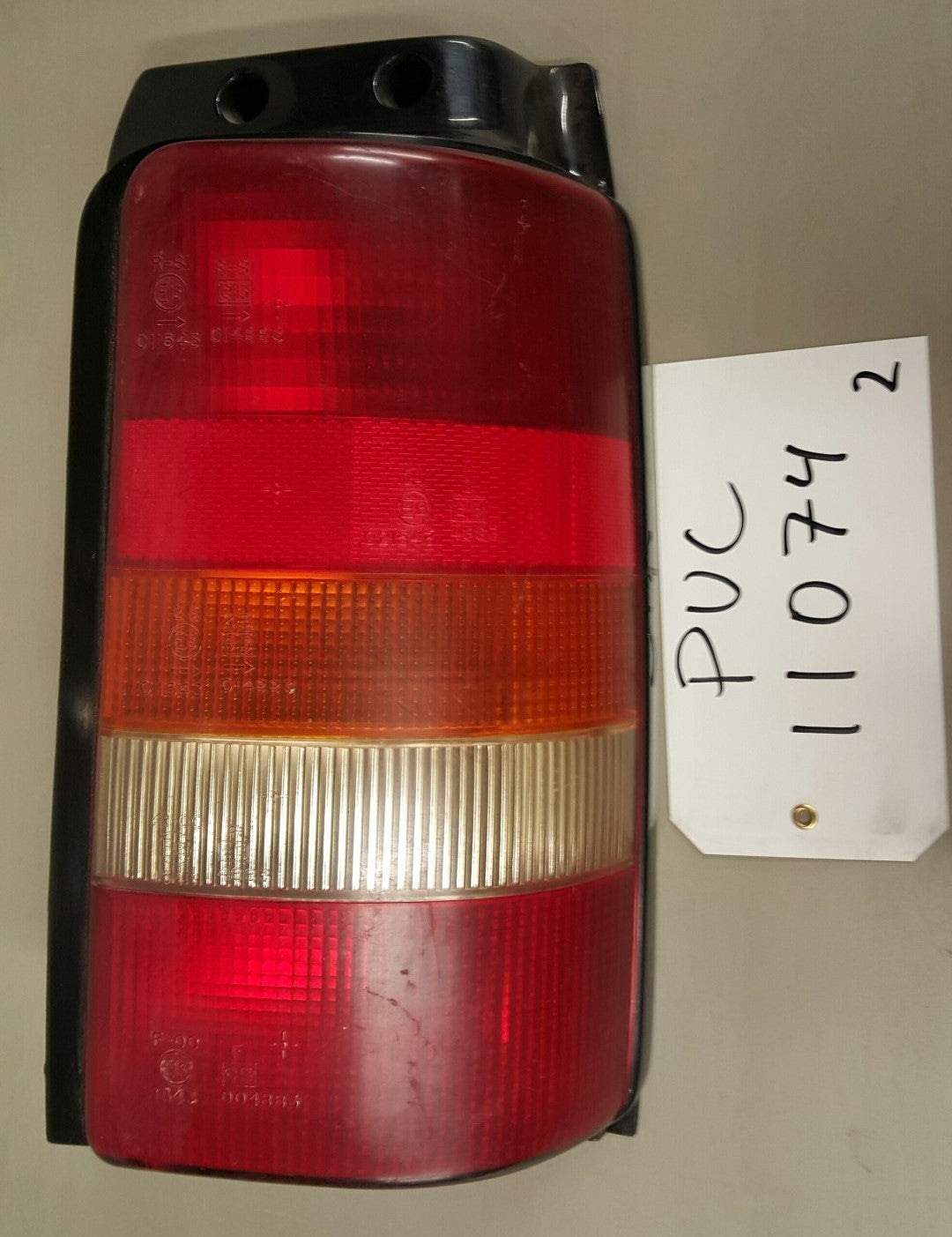 Tail lamp RH - PUC11074