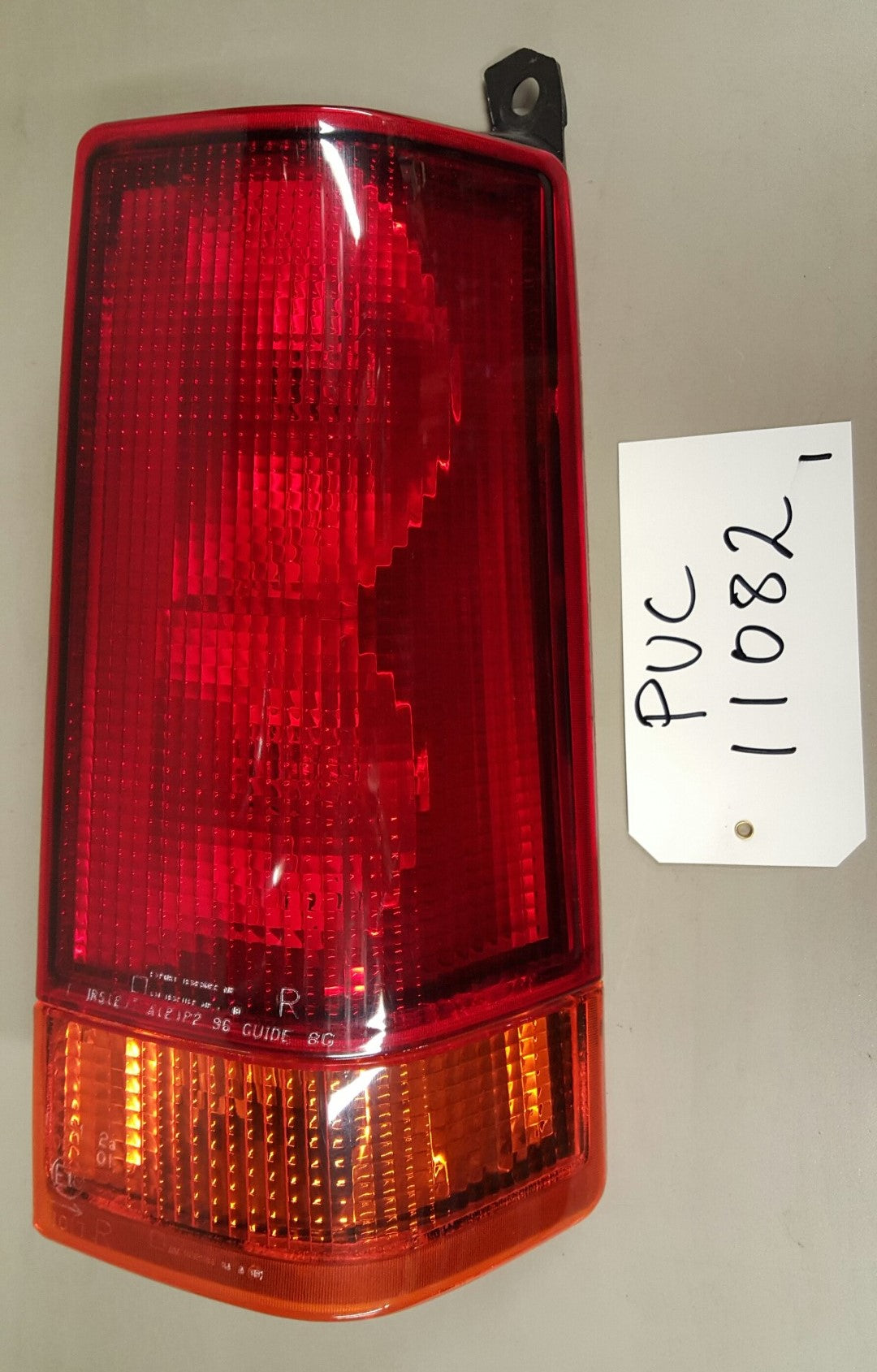 Tail lamp RH - PUC11082