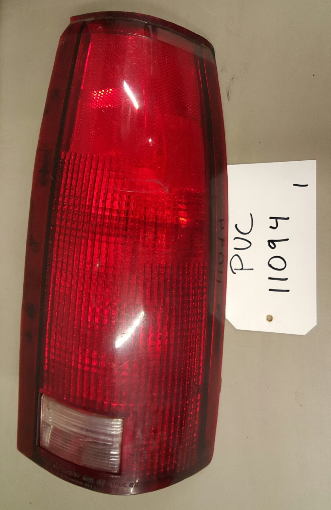 1988-00  Chevrolet C/K Tail lamp RH - PUC11094