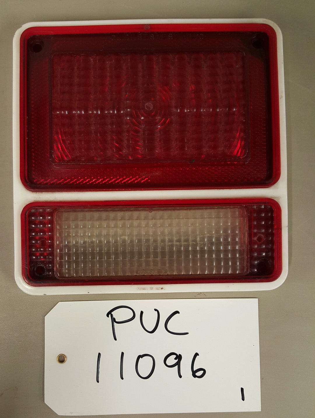 Chevrolet G-van Tail lamp  - PUC11096