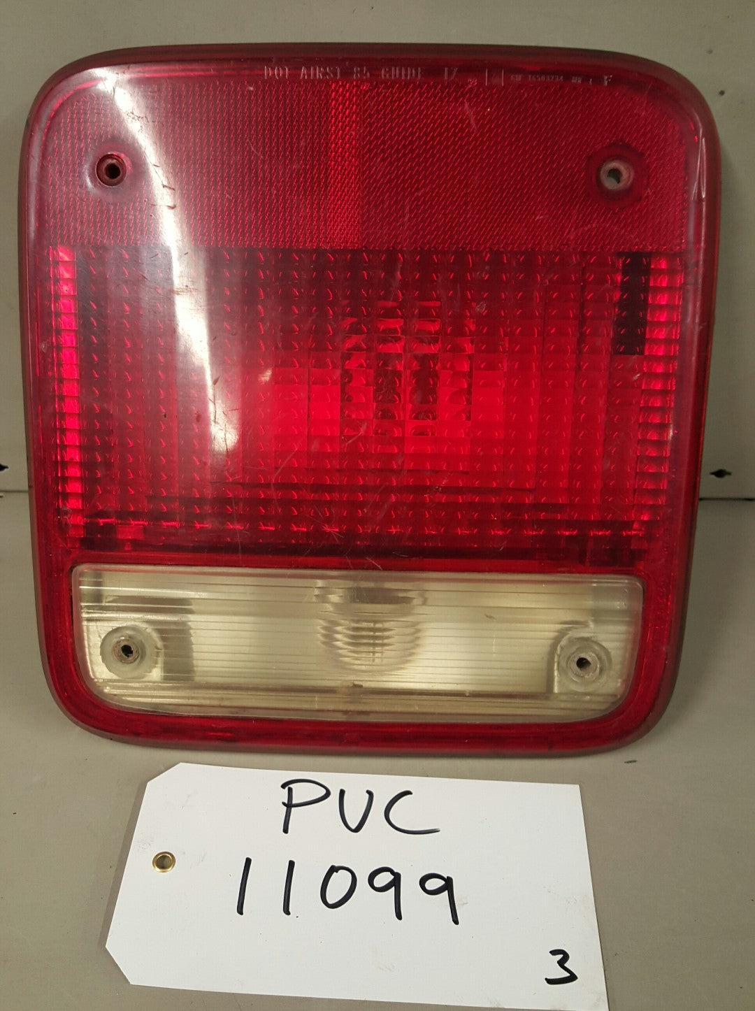 Tail lamp RH - PUC11099