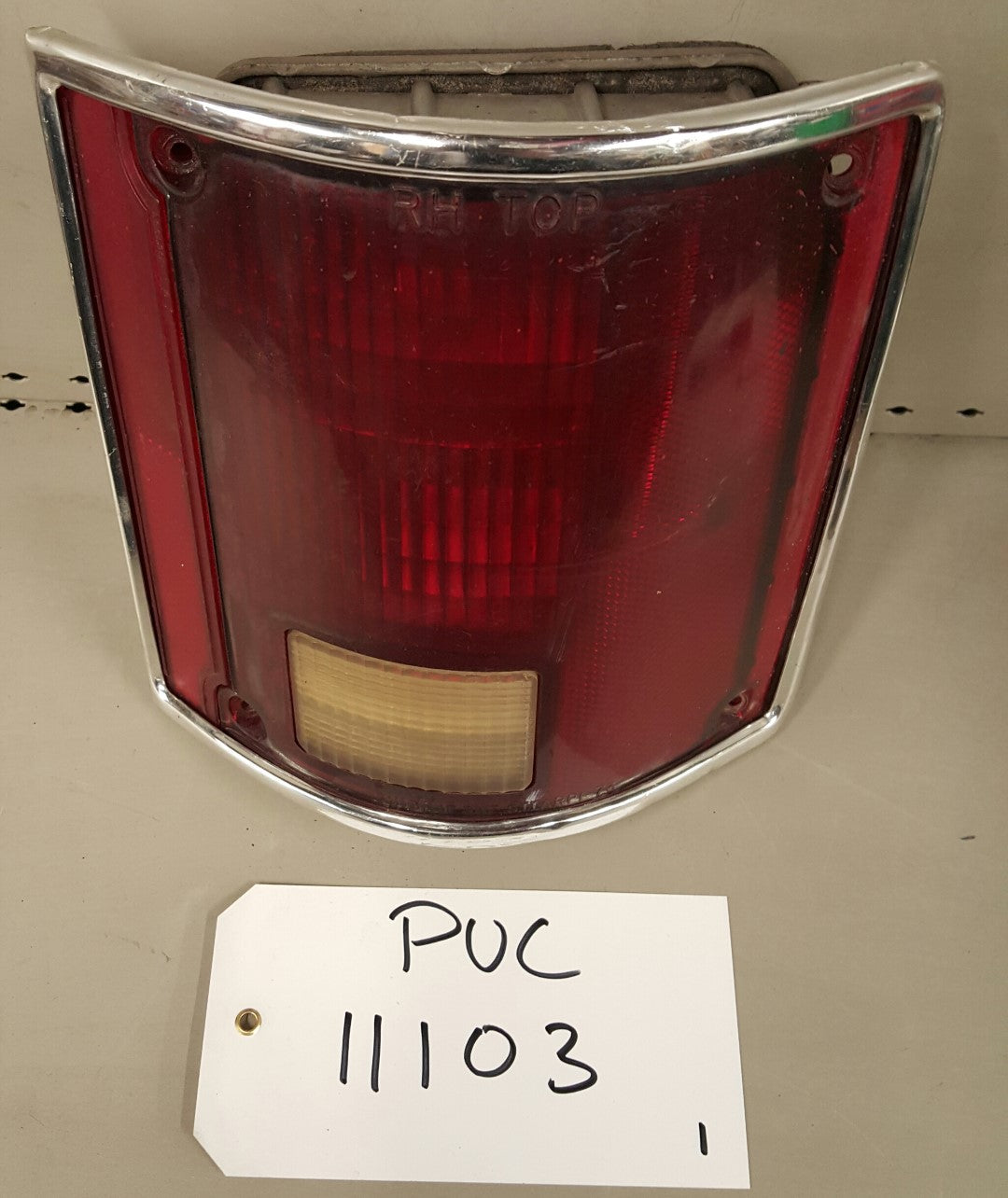 Tail lamp RH - PUC11103