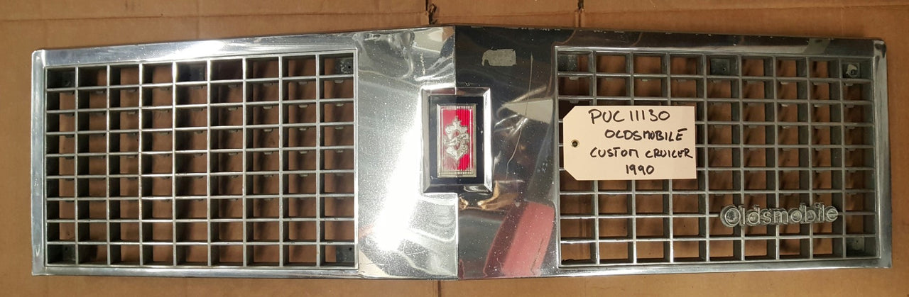 1990 Custom Cruiser Grille  - PUC11130