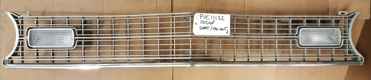 Dart/Valiant Grille  - PUC11132