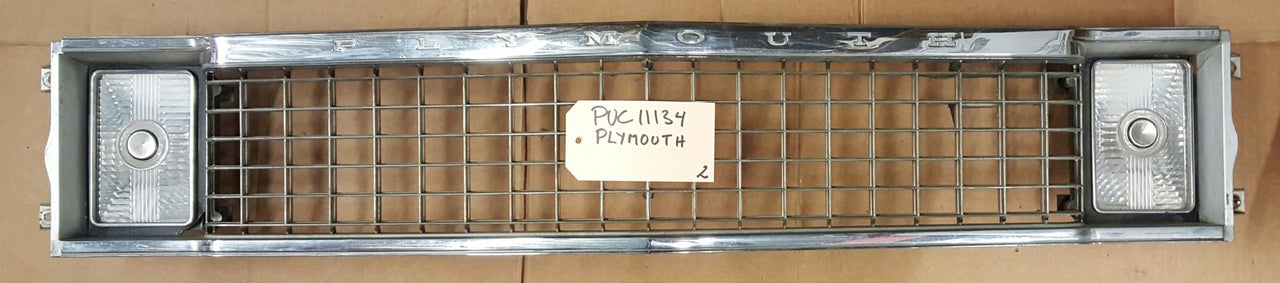 Plymouth Grille  - PUC11134
