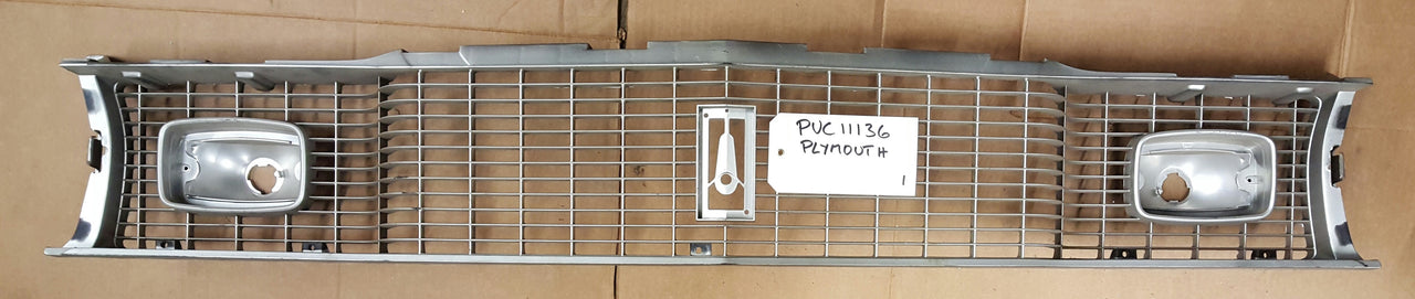 Plymouth Grille  - PUC11136