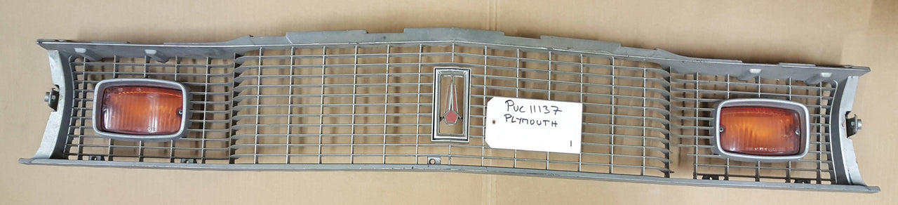 Plymouth Grille  - PUC11137