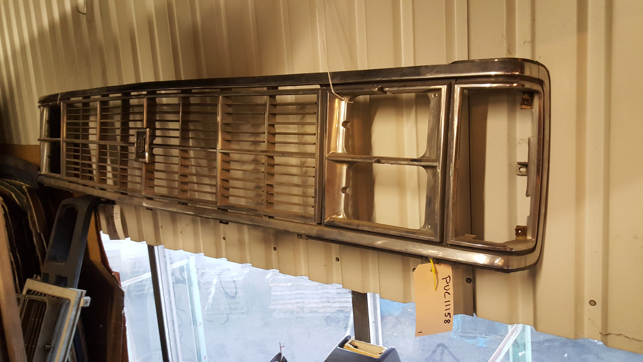 Dodge Grille  - PUC11158