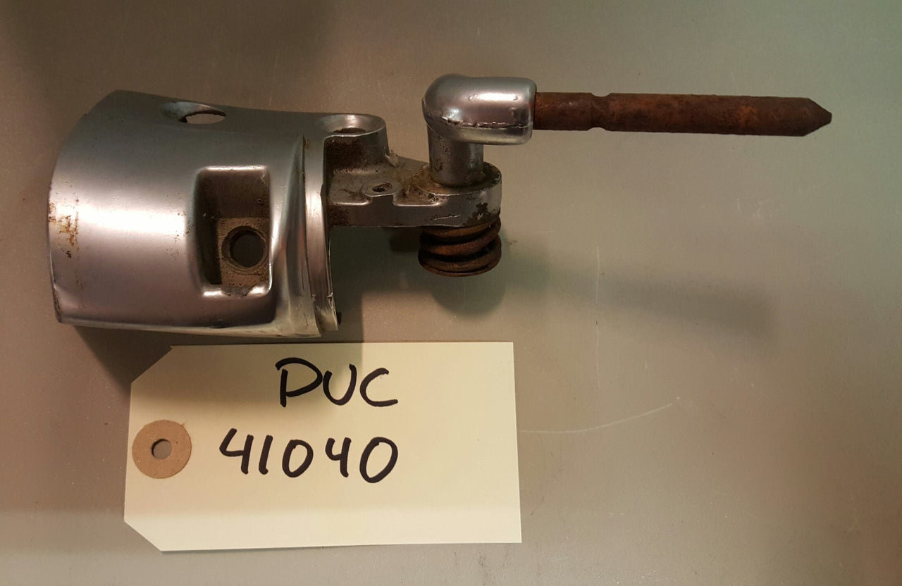 71-76 GM Sun Visor Bracket - PUC41040